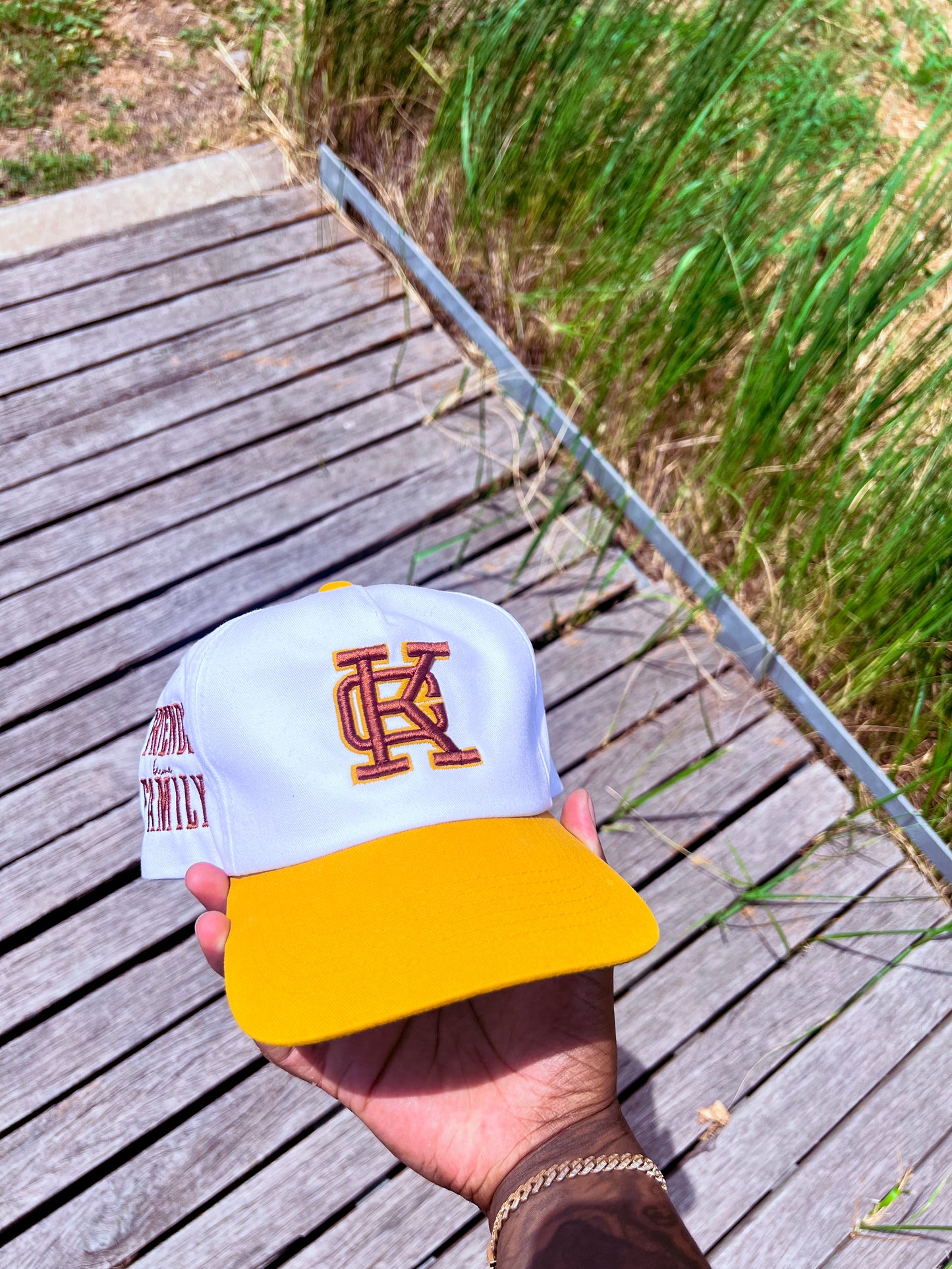 KC BROWN / GOLD SNAPBACK